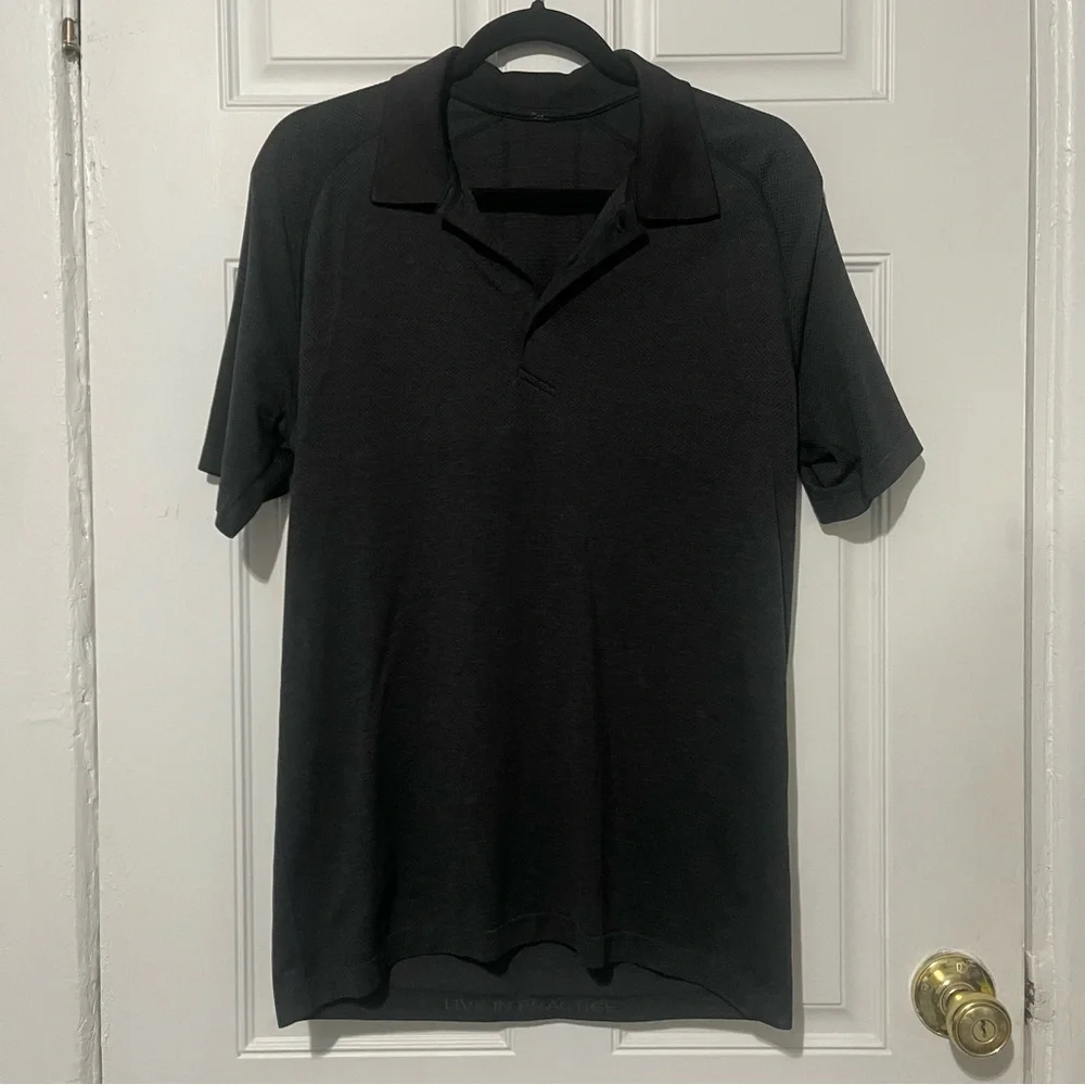 Lululemon Metal Vent Polo Shirt Size‎ M